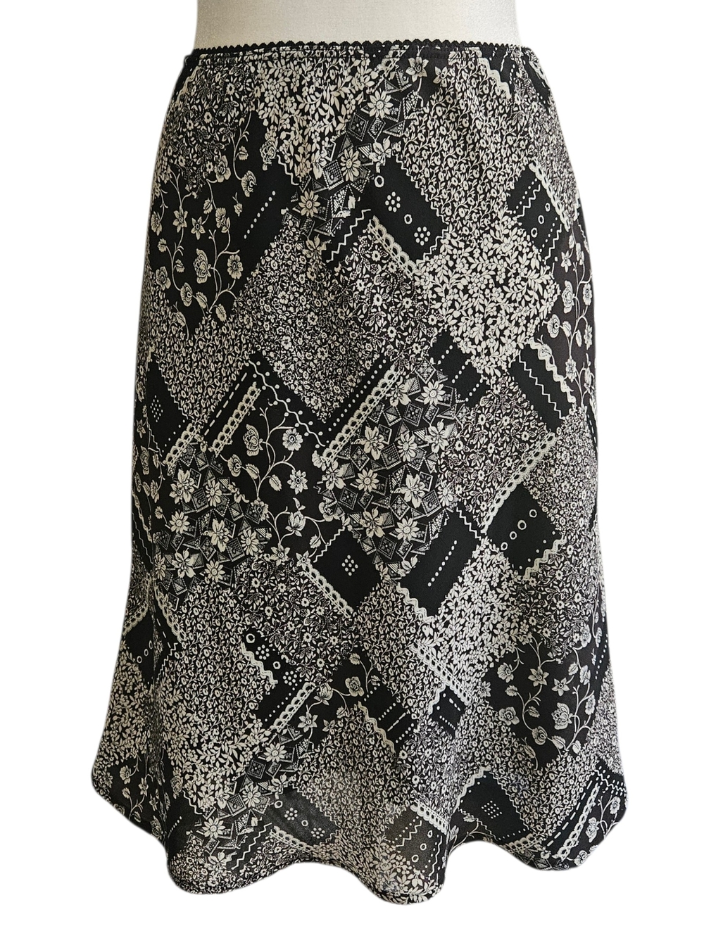 dressbarn Black White Floral Patchwork Print A-Line Skirt Knee Length